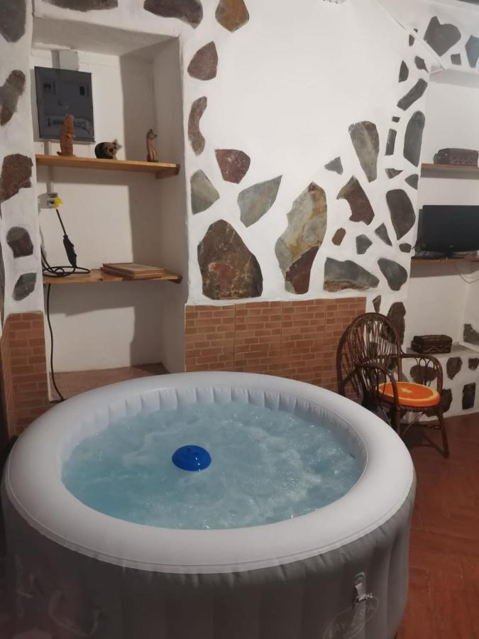 Casita Rural Con Jacuzzi Climatizado. Hébergement de vacances